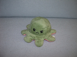 KP-2837  Moody octopus, mosgroen/zalmrose - 19 cm