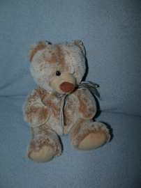 B-2341  Toys beertje met strik - 18 cm