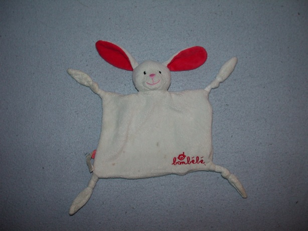 K-1053  Bonbebe kroeldoekje konijn
