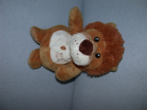 KP-1651  Nicotoy handpop leeuw - 23 cm