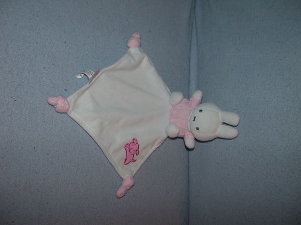 K-1252  Tiamo Nijntje (gebreid) met kroeldoekje
