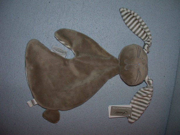 K-1261  Gloednieuw! Funnies kroeldoek konijn