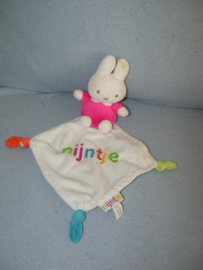 K-823  Tiamo Nijntje met kroeldoekje