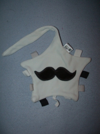 PS-1259  V.I.B. (Very Important Baby) labeldoekje Snor