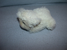 QZ-1336  ZD Trading/Action schaapje, witte pupillen - 13 cm