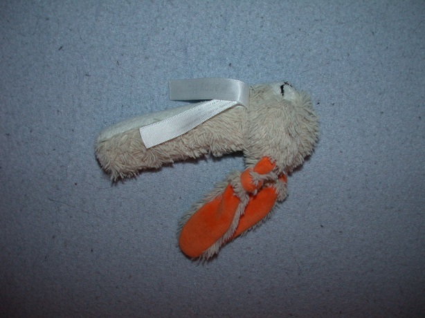 K-1161  Happy Horse rammelaar konijn Rabbit Twine