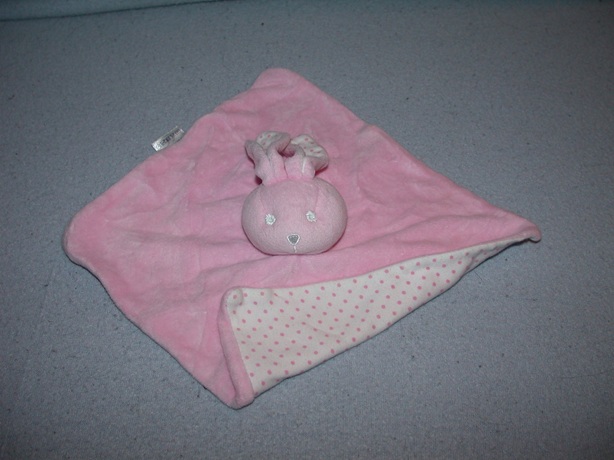 K-1245  Bambino kroeldoekje konijn, rose met stipjes