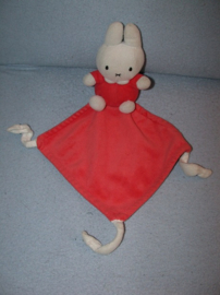 K-195  Tiamo Nijntje met kroeldoekje