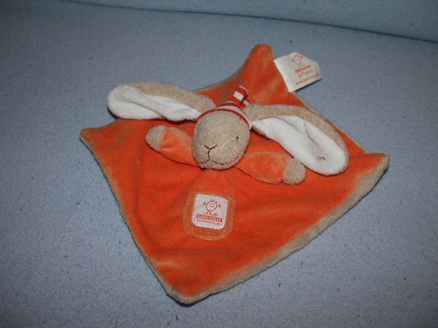 K-696  Babyfolly/Buromac kroeldoekje konijn