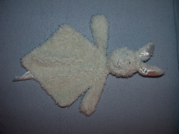 K-693  Happy Horse kroeldoekje konijn Ivory Sue 2008