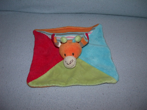 AJ-1245  Happy Horse kroeldoekje giraffe Giro