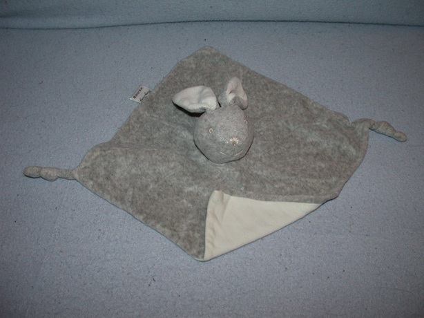 K-592  Bambino kroeldoekje konijn, grijs