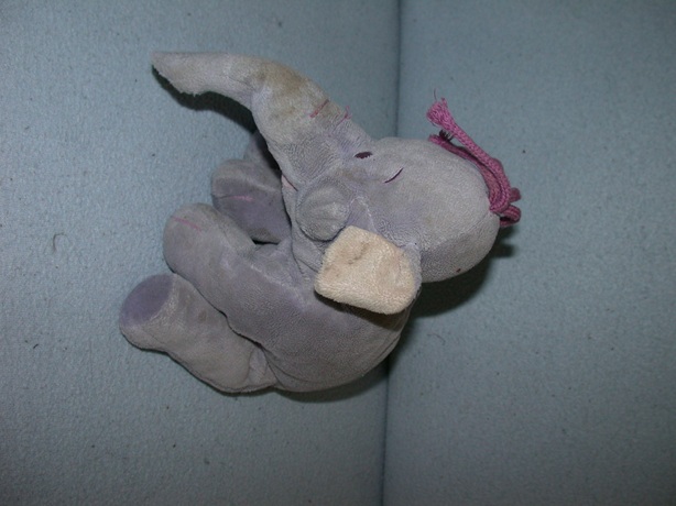 KP-470  Nicotoy Lollifant - 23 cm - wat beknuffeld