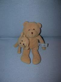 B-2220  Happy Horse beer Mama Bear nr.1 met kindje 2003 - 25 cm