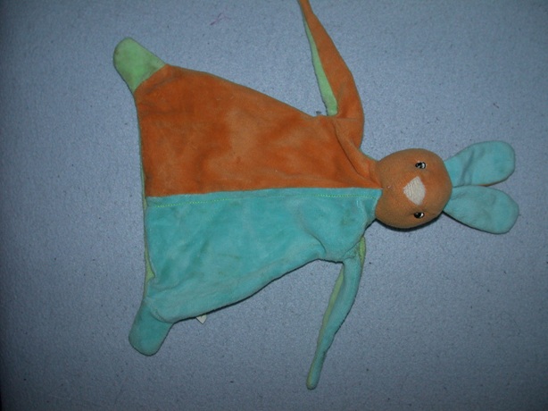 K-1126  Toi-Toys kroeldoekje konijn, lange armen
