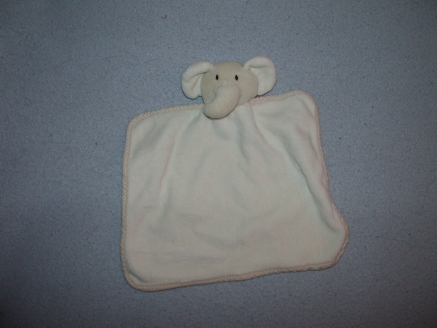 KP-254  H&M kroeldoekje olifant