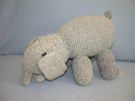 KP-2581  Hema/Return to Sender gehaakte olifant (Nepal) - 28 cm