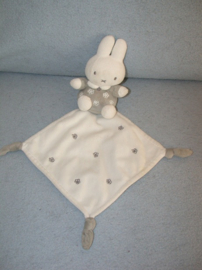 K-874  Tiamo Nijntje met kroeldoekje