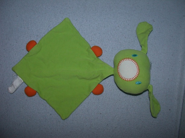 K-457  Hema kroeldoek konijn - vlekjes