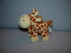 AJ-812  Family Shop giraffe - 15 x 16 cm