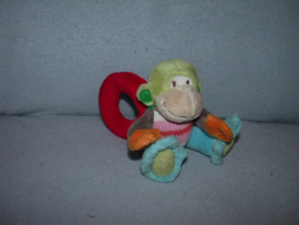 AJ-1179  Happy Horse rammelaar aap Monkey Mo met wenkbrauwboog
