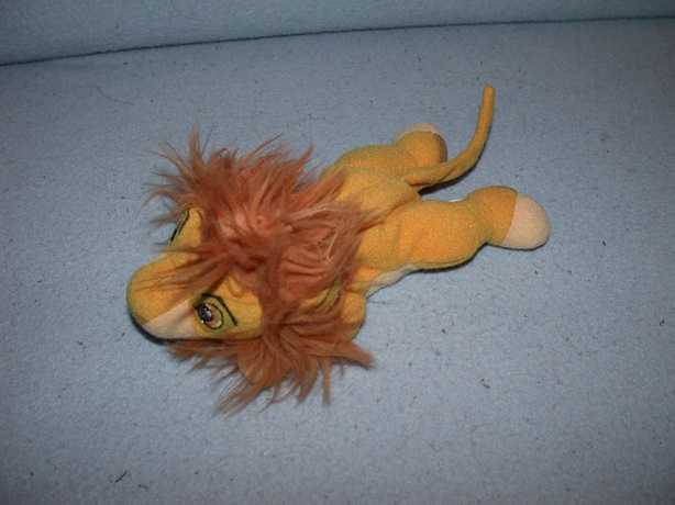 KP-1821  Disney/Merison leeuw Mufasa uit the Lion King - 20 cm