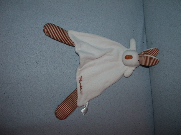 K-1407  Bambino kroeldoekje konijn