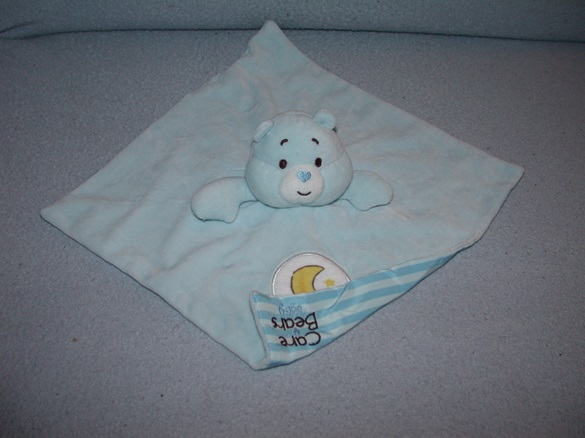 B-1952  Care Bears kroeldoek Troetelbeertje