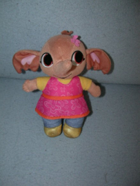KP-2566  Olifant Sula van Bing - 18 cm