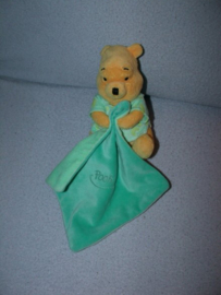B-2176  Nicotoy Glow in the Dark Winnie de Poe met kroeldoekje