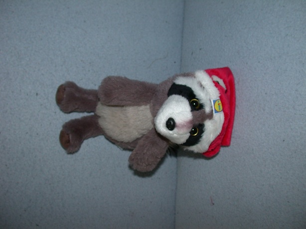 B-2231  Lidl wasbeer met kerstmuts - 26 cm