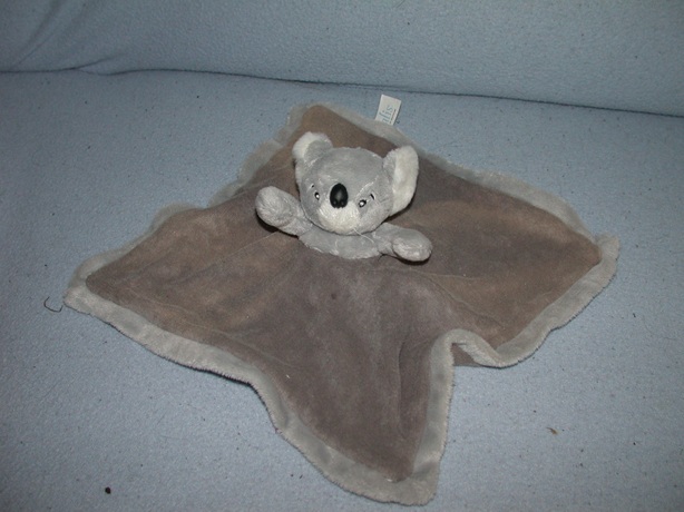 B-662  Natalis kroeldoek Koala - harde neus - vale strepen
