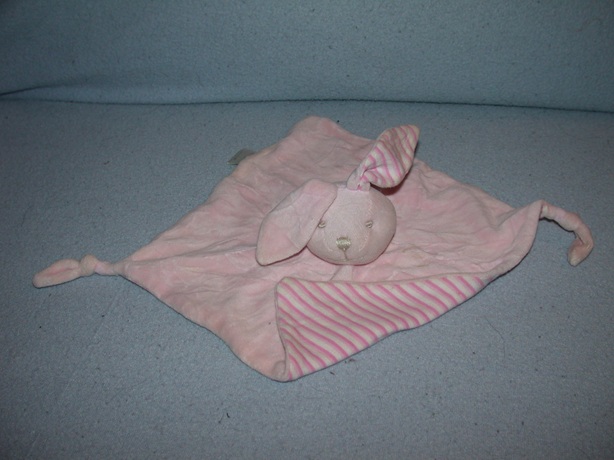 K-703  Bambino kroeldoekje konijn, lichtrose