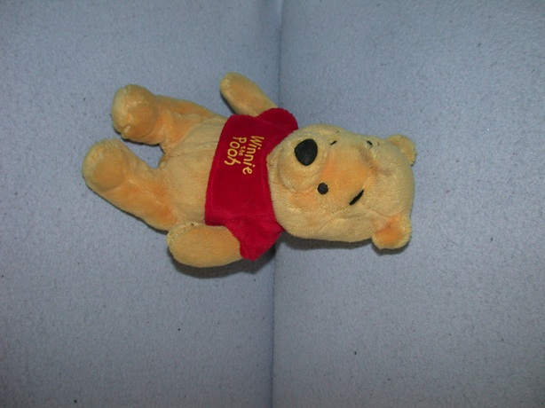 B-1539  Nicotoy/Simba/Dickie beer Winnie de Poe - 25 cm