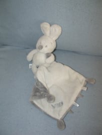 K-1452  VIB/Very Important Baby konijntje met kroeldoekje