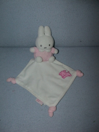 K-1252  Tiamo Nijntje met kroeldoekje