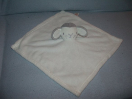 QZ-1084  Primark kroeldoek schaap