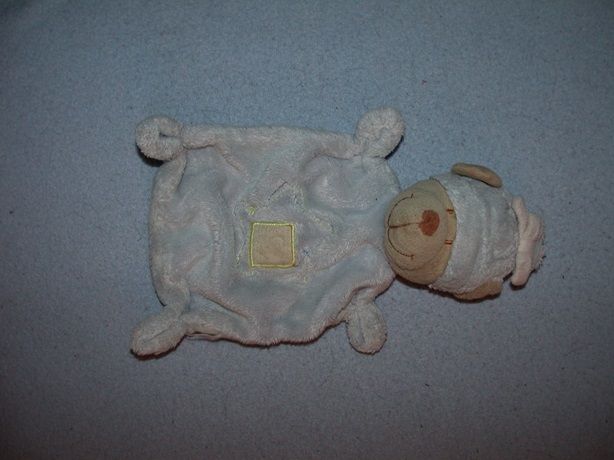 B-1055  Nicotoy kroeldoekje beer