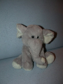 KP-1706  Family Shop olifant - 21 cm