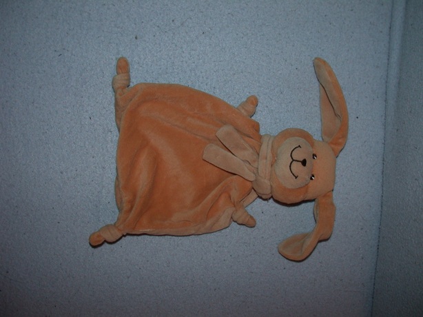 K-126  Ilmo kroeldoekje konijn