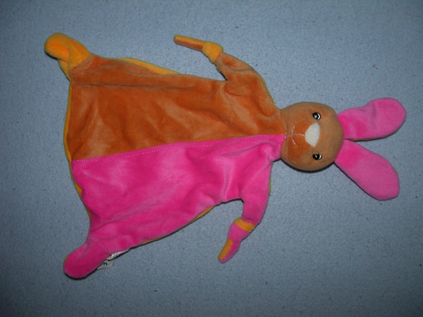 K-1143  Toi-Toys kroeldoekje konijn, lange armen
