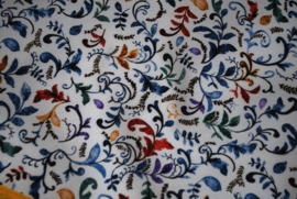 Een katoenen kapmanteltje met een semi Paisley dessin.  Nog 1 op voorraad.