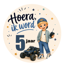 Traktatiesticker met leeftijd voor jongens | RC-auto