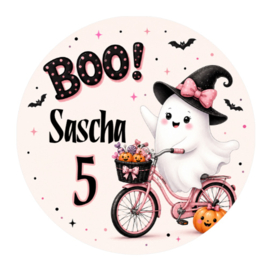 Halloween traktatiesticker met naam  | Spookje op fiets