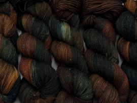 Dark Green & Chestnut