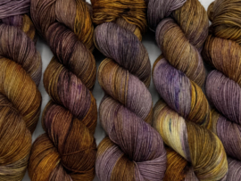 Moody Mauve & Ochres Dark/Antique mauve