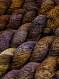 Moody Mauve & Ochres Dark/Antique mauve