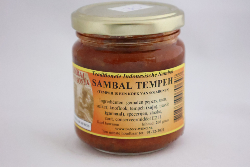 Sambal Tempeh (Tempeh is een koek van sojabonen)