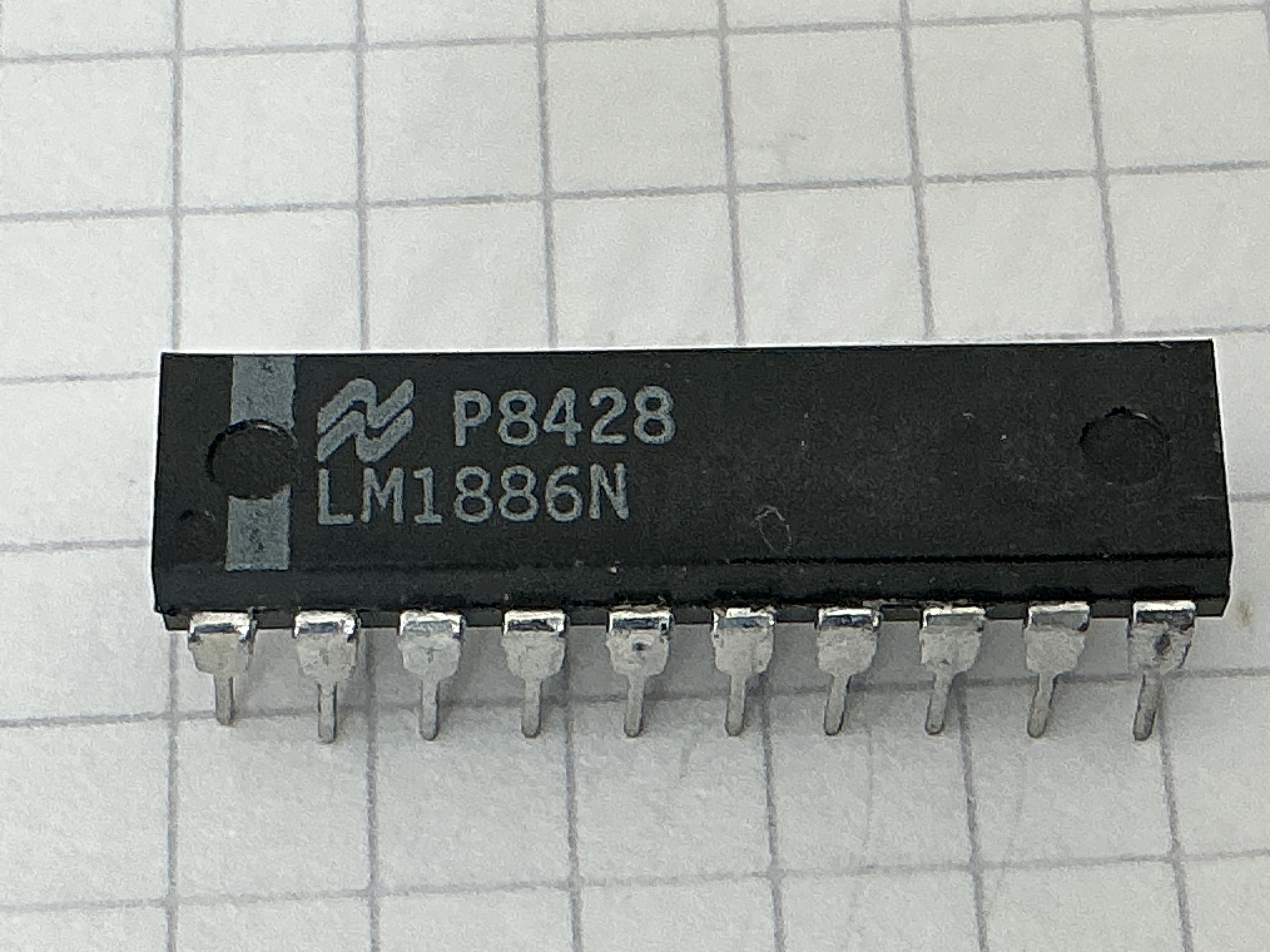 LM1886