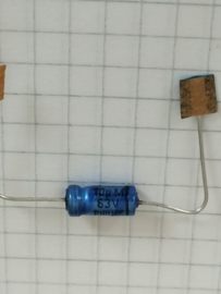 Philips 10uf  63v axiaal elco